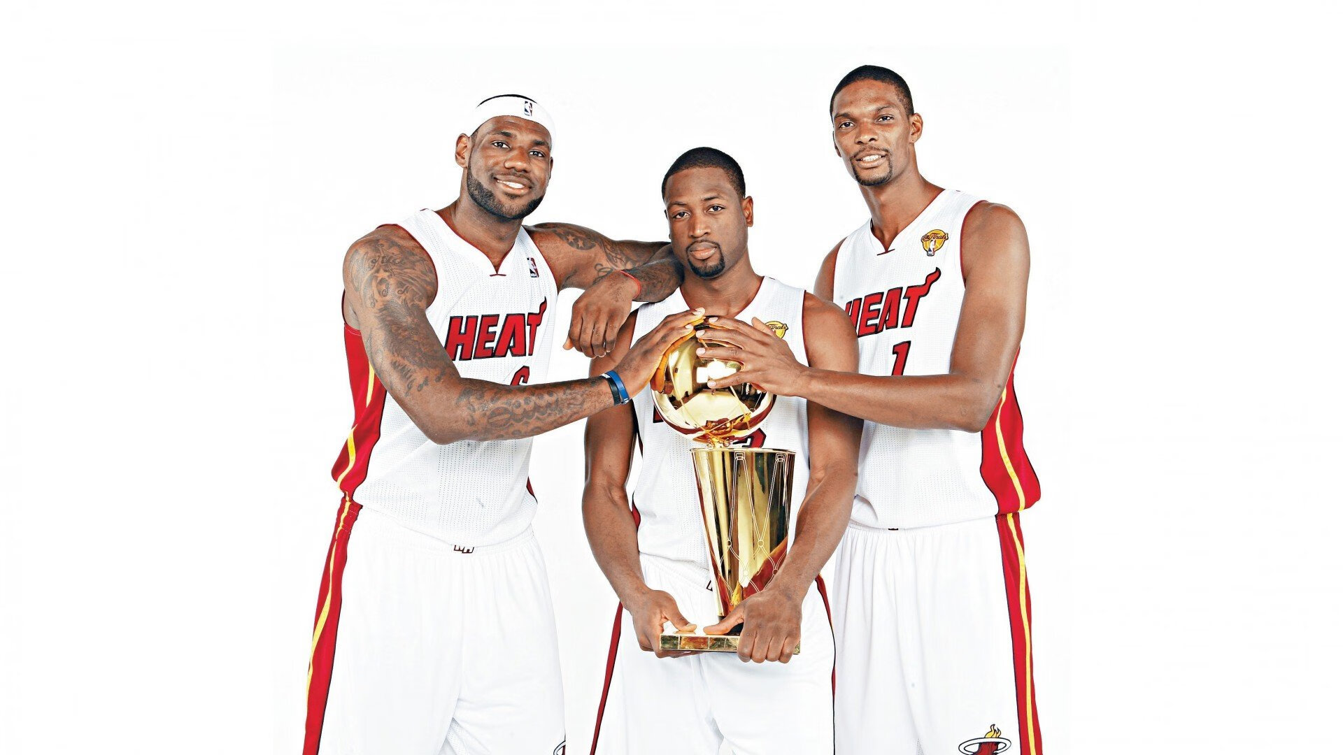 网球天王跨界封神！德约科维奇NBA首秀助攻绝杀雄鹿